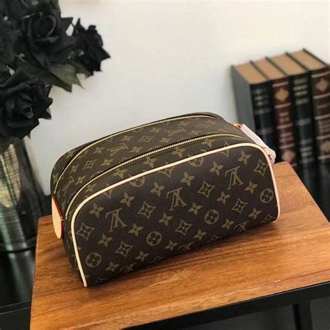 trousse toilette louis vuitton replica|false louis vuitton.